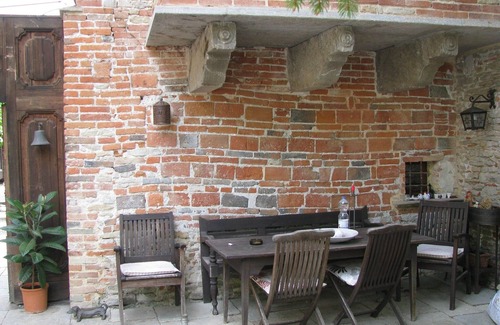 Bastia Mondovi Villa | Apartment in Bastia Mondovì with Pool