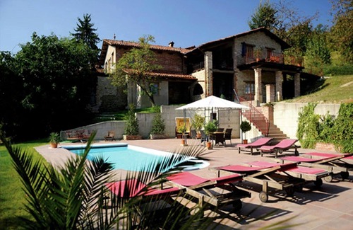 Bastia Mondovi Villa | Apartment in Bastia Mondovì with Pool