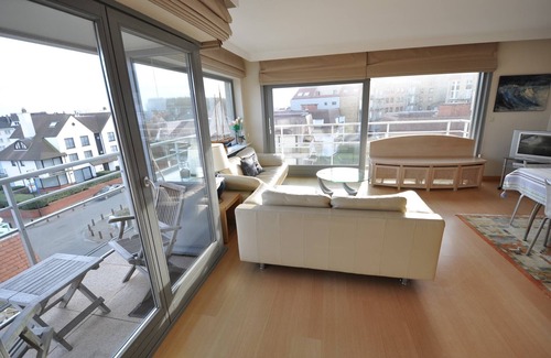 Albertstrand Apartment | Apartment in Belgium with Side Sea View