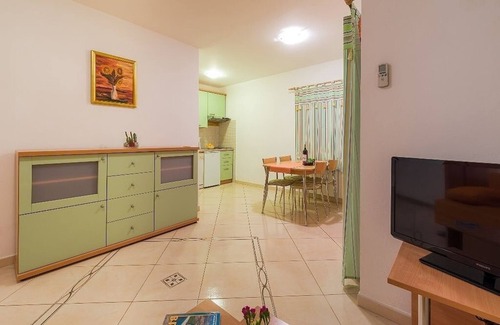 Bol Apartment | Apartment in Bol with Balcony, Air condition, WIFI, Dishwasher (5217-7)