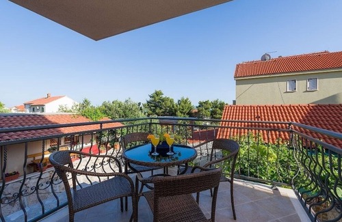 Bol Apartment | Apartment in Bol with Balcony, Air condition, WIFI, Dishwasher (5217-7)