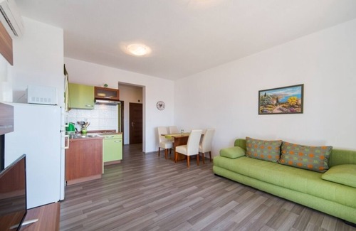 Brist Apartment | Apartment in Brist with Balcony, Air condition, WIFI (610-4)