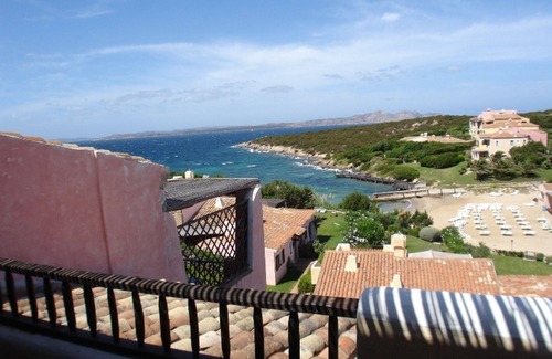 Capo Ferro Apartment | Apartment in Cala del Faro - Porto Cervo 90 sq m with 2 large terrraze facing the sea