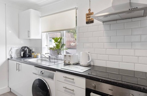 Chatham Apartment | Apartment in Chatham, stone throw from major monuments and landmarks!