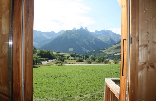 Saint-Jean-d'Arves Apartment | Apartment in the Sybelles ski area, in Saint Jean d 'Arves