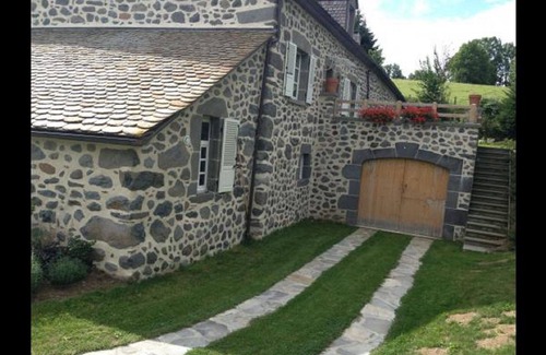Virargues Apartment | Apartment in gites with 3 bedrooms, private garden in the countryside
