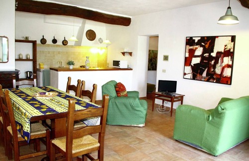 Collesalvetti Apartment | Apartment in Guasticce with shared pool