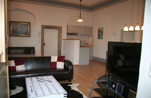 Maxen Apartment | Apartment in historic surroundings
