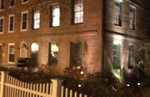 Hudson Apartment | Apartment In Historic 1785 Thomas Jenkins House