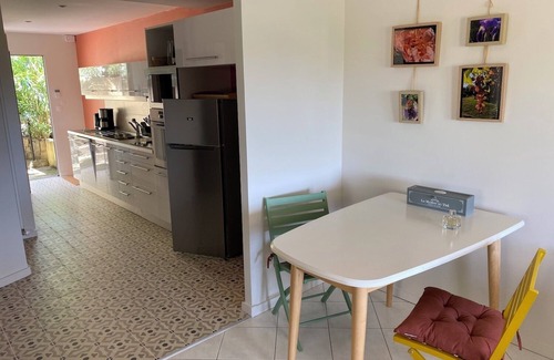 Saint-Benezet Villa | Apartment in house with swimming pool The Terraces of the Vineyard