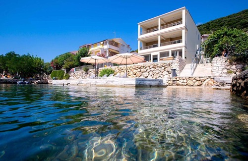 Rab Town Apartment | Apartment in Supetarska Draga by the Beach