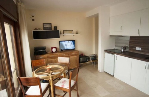 Aiguablava Apartment | Apartment in illa Mateua/next to Montgó cove, La Escala (Costa Brava/Gerona).