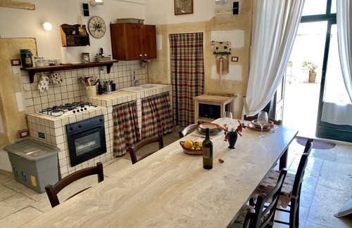 Monte Sant'Angelo House | Apartment in noble residence with magnificent sea view, 2 or 4 people