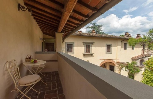 Sesto Fiorentino Apartment | Apartment in the tuscan countryside with pool