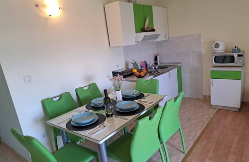 Kastel Stafilic Apartment | Apartment in Kastel near the Sea
