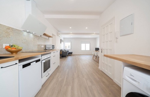 L'Escala Apartment | Apartment in L’Escala near Las Barcas Beach
