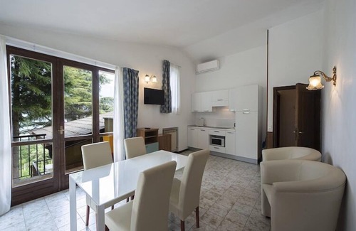 Limone sul Garda Apartment | Apartment in Limone with balcony or terrace