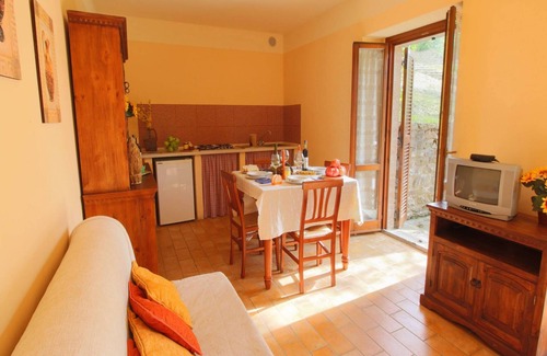 Apecchio Cottage | Apartment in Marche with Pool & Terrace