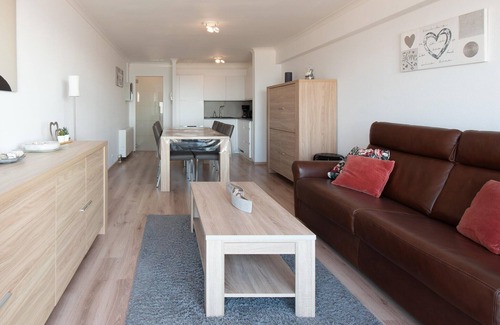 Mariakerke Apartment | Apartment in Mariakerke with Stunning Sea View