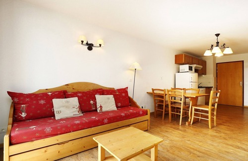 Orcieres-Merlette Apartment | Apartment in Orcières with Ski Slope Access