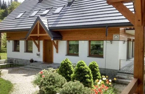 Zwardon Villa | Apartment in Poland near Scenic Views