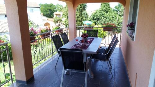 Buici Apartment | Apartment in Porec with terrace, air conditioning, WiFi, washing machine 3362-1