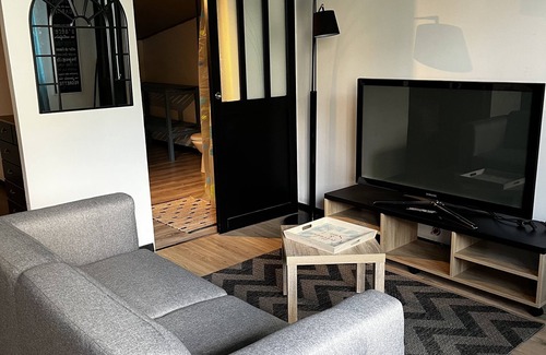 Saint-Quentin Apartment | Apartment in residential area