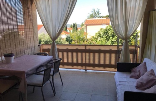 Sveti Filip i Jakov Apartment | Apartment in Sveti Filip i Jakov with sea view, terrace, air conditioning, Wi-Fi (4811-1)