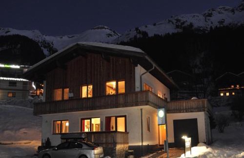 Steeg Apartment | Apartment in Steeg in a beautiful setting