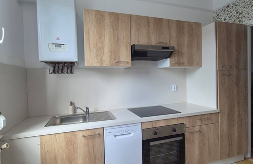 Calais Apartment | Apartment in the center of town, 10 minutes from the beach, ideal for families