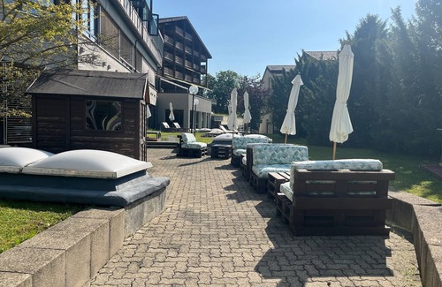 Beatenberg Apartment | Apartment in the hotel with a view of the mountains and lake!