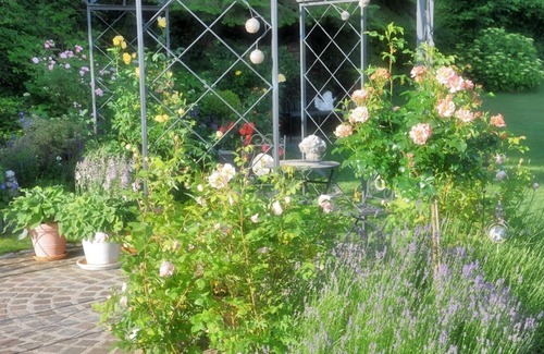 Ebenweiler Apartment | Apartment in the rose garden