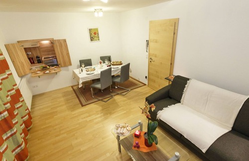 Tillmitsch Apartment | Apartment in Tillmitsch / Styria with balcony