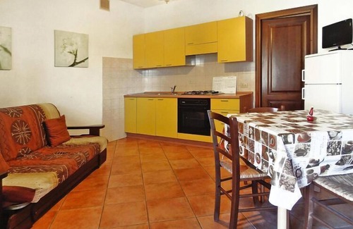 Fucecchio Apartment | Apartment in Vinci with Pool & Wellness