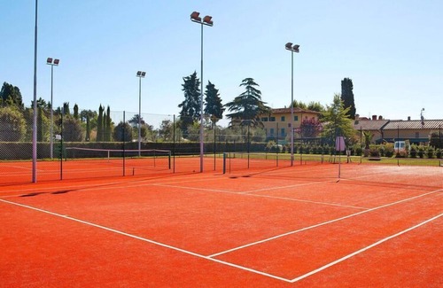 Fucecchio Apartment | Apartment in Vinci with Pool & Wellness