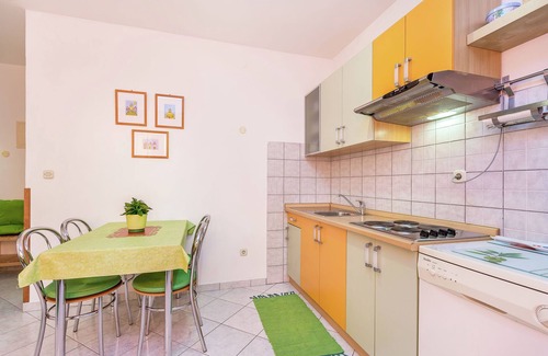Vinkuran Apartment | Apartment in Vinkuran with Garden Terrace
