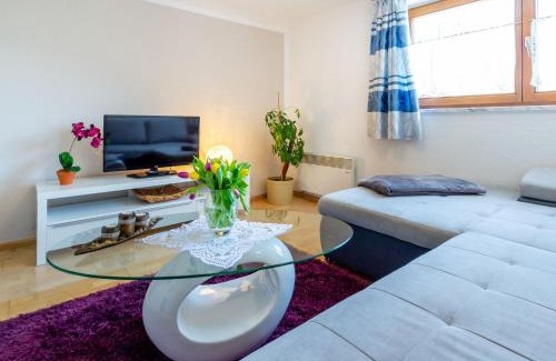 Angerberg Apartment | Apartment in Walchen near Ski Slopes