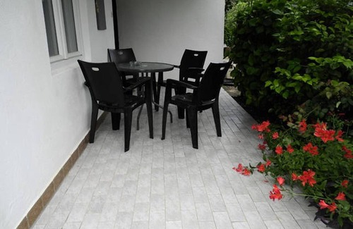 Zelenika Apartment | Apartment in Zelenika, 3-4km close to Herceg Novi. Wi - Fi, Parking place