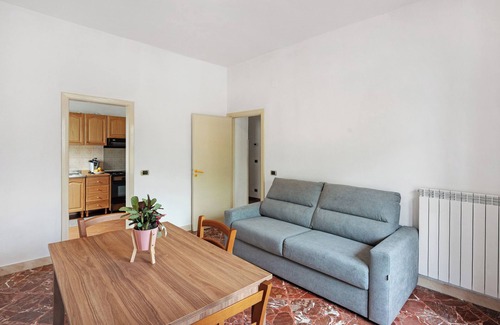Bomerano Apartment | Apartment 'Ischia Con Terrazza' with Private Terrace, Shared Garden and Wi-Fi