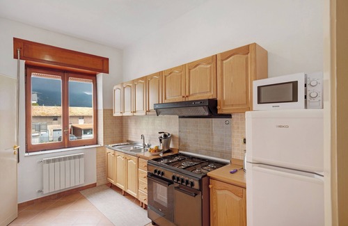 Bomerano Apartment | Apartment 'Ischia Con Terrazza' with Private Terrace, Shared Garden and Wi-Fi