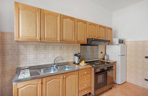 Bomerano Apartment | Apartment 'Ischia Con Terrazza' with Private Terrace, Shared Garden and Wi-Fi