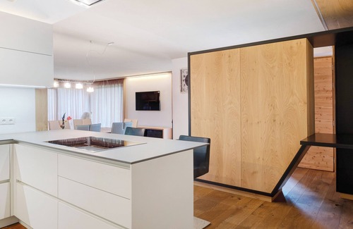 Carezza Apartment | Apartment "Angerle Alm Apt Alpenglühen" with Private Terrace, Shared Garden & Wi-Fi