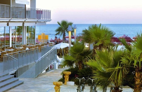 Roseto degli Abruzzi Apartment | Apartment in Roseto by Sandy Beach