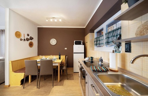 Pera Apartment | Apartment 'Ciasa Piaz de Pavarin' with Mountain View, Shared Garden & Wi-Fi