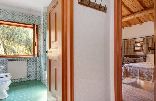 Santo Stefano dʼAveto Apartment | Apartment "Agriturismo La Casa sul Poggio - Monte Penna" with Terrace, Shared Pool