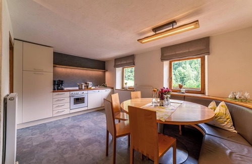 San Leonardo in Passiria Apartment | Apartment “Familienwohnung” in “Schildhof Ebion” with Mountain View, Wi-Fi & Garden