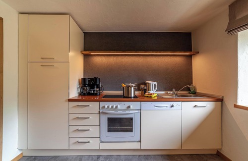 San Leonardo in Passiria Apartment | Apartment “Familienwohnung” in “Schildhof Ebion” with Mountain View, Wi-Fi & Garden