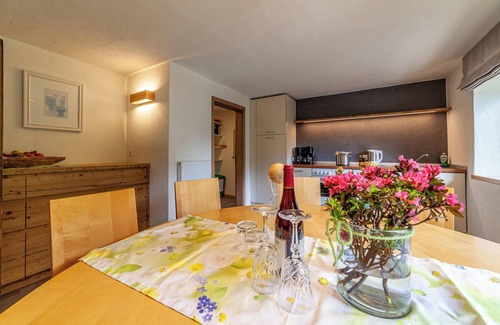 San Leonardo in Passiria Apartment | Apartment “Familienwohnung” in “Schildhof Ebion” with Mountain View, Wi-Fi & Garden
