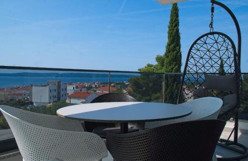 Businci Apartment | Apartment Ivano with pool & jacuzzi