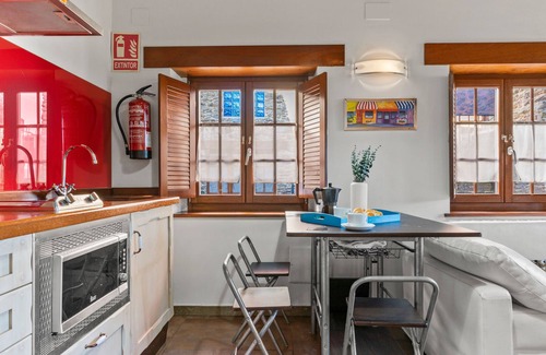 Vegadeo Apartment | Apartment 'J De Alborada Del Eo' with Mountain View, Private Terrace and Wi-Fi